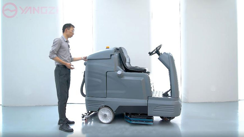 ?大型駕駛式洗地機(jī)怎么選購(gòu) ?大型駕駛式洗地機(jī)怎么選購(gòu)