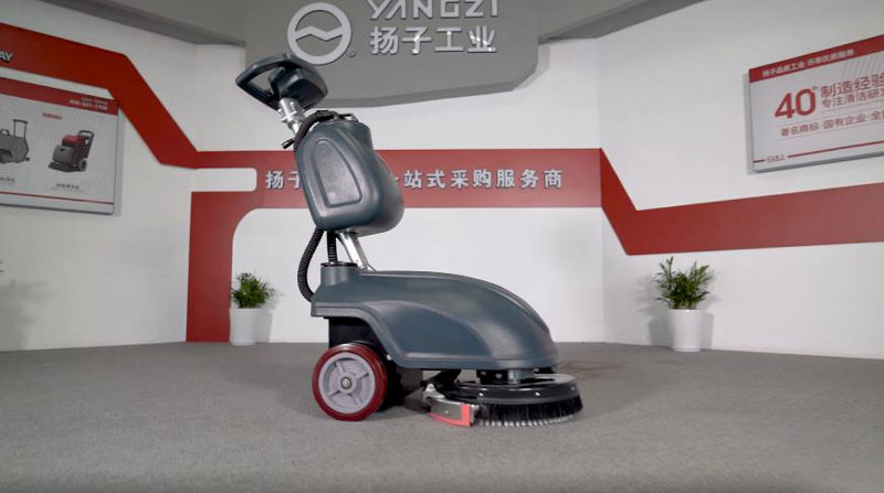 手推式洗地機(jī)使用過程要注意哪些問題 手推式洗地機(jī)使用過程要注意哪些問題