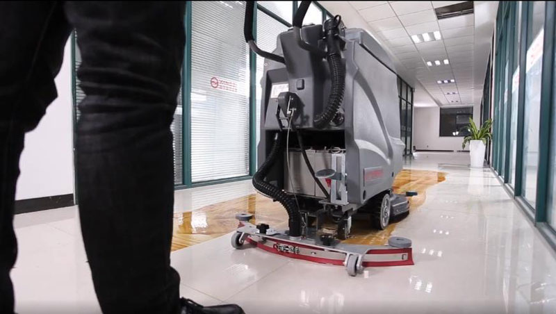 工業(yè)拖地機(jī)的優(yōu)勢(shì)性 工業(yè)拖地機(jī)的優(yōu)勢(shì)性