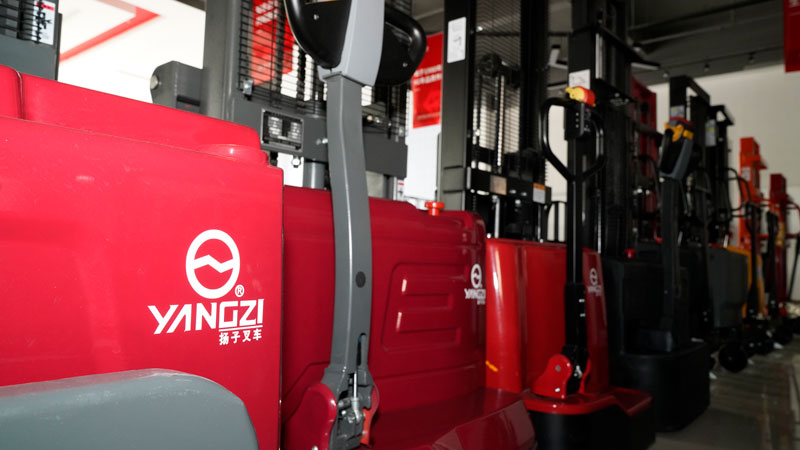 您需要新叉車的 3 個(gè)跡象 您需要新叉車的 3 個(gè)跡象