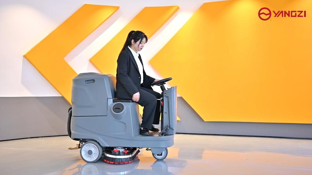 丟掉拖把和水桶，用揚子洗地機省時省力