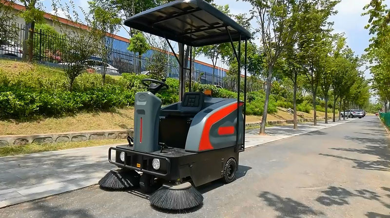 為什么要使用工業駕駛式掃地機 為什么要使用工業駕駛式掃地機